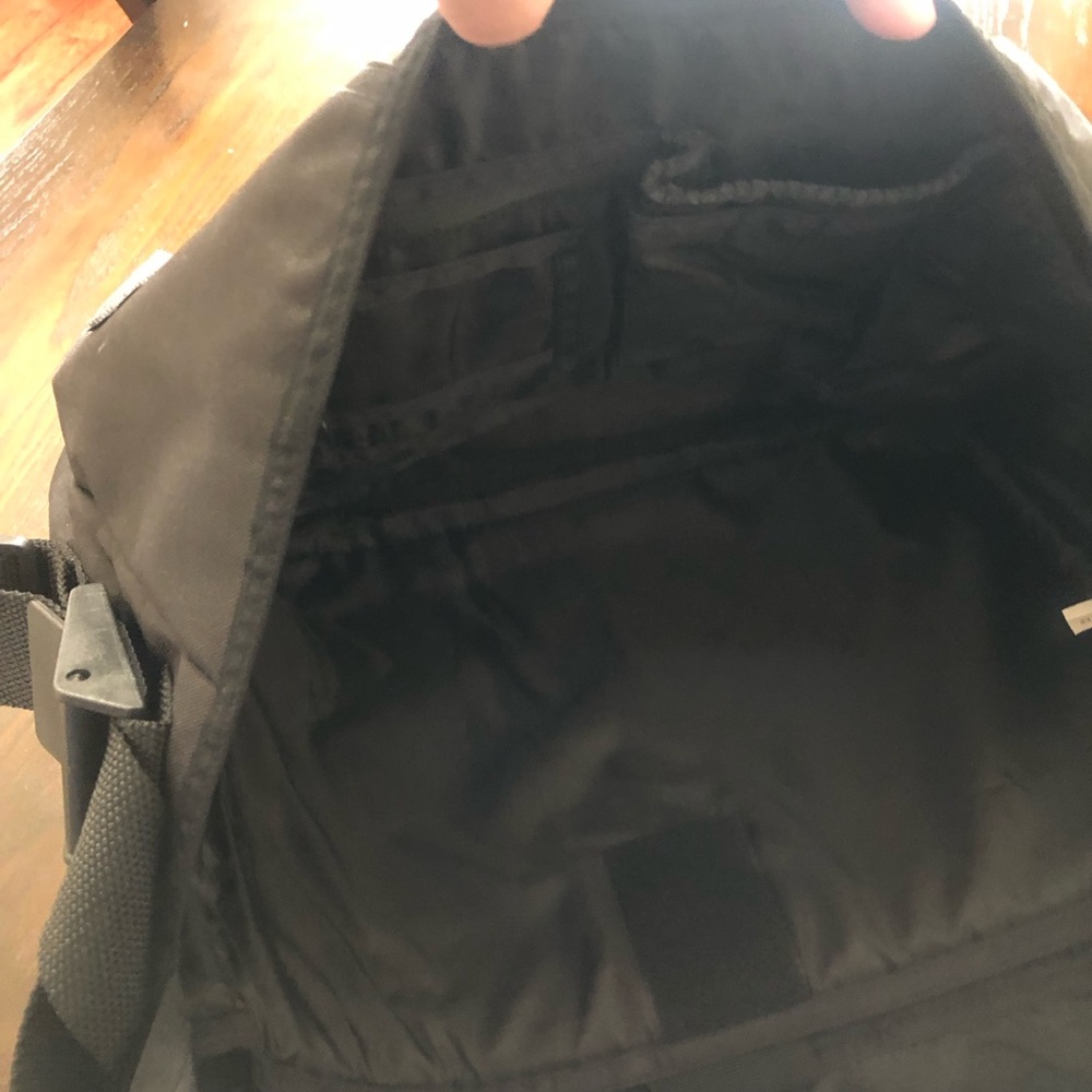 AutoDesk Black and White Messenger Computer Laptop Crossbody Bag work Career - Picture 6 of 13